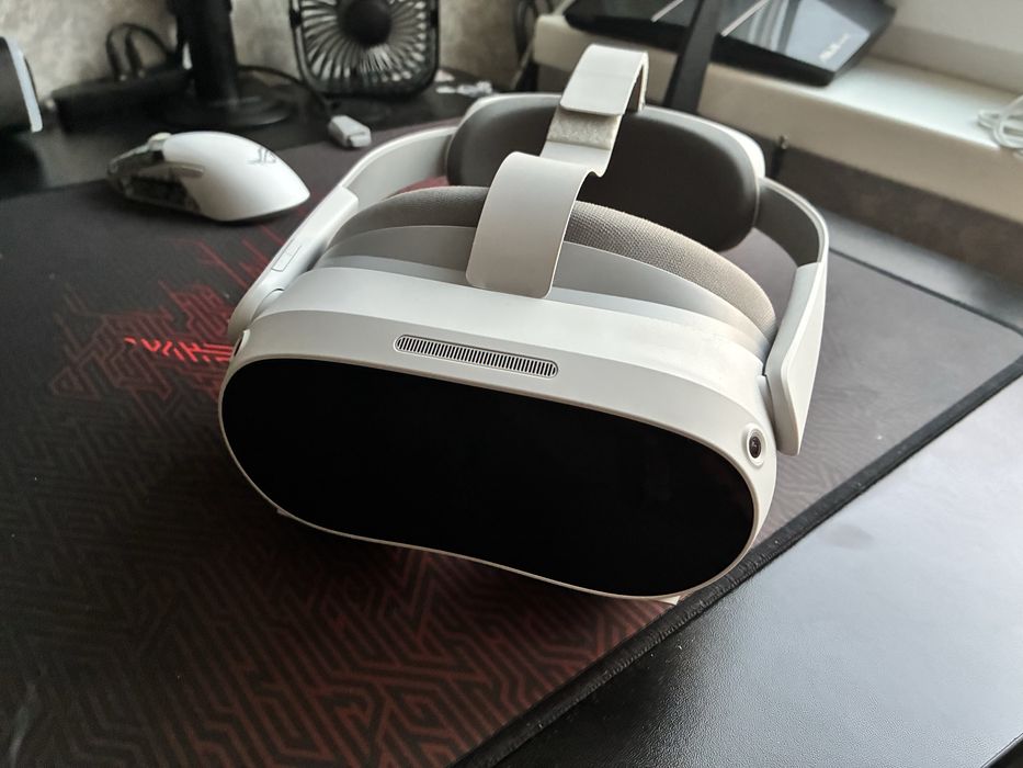 Окуляри VR Pico 4