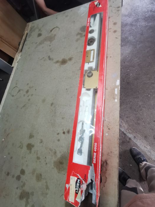 Fechadura da marca UCEM usada