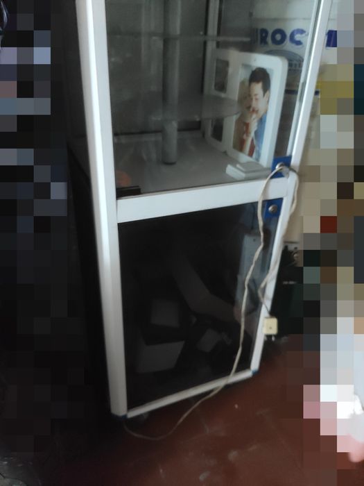 Armário expositor em vidro
