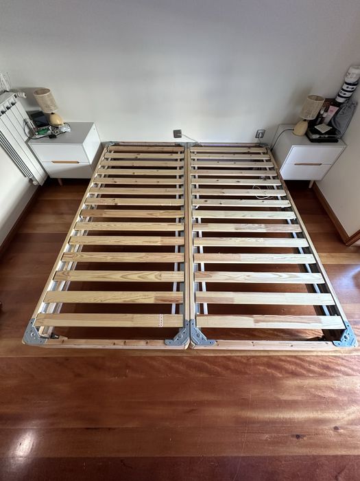 Estrado em perfeitas condiçoes 90x200 , 180x200 juntos