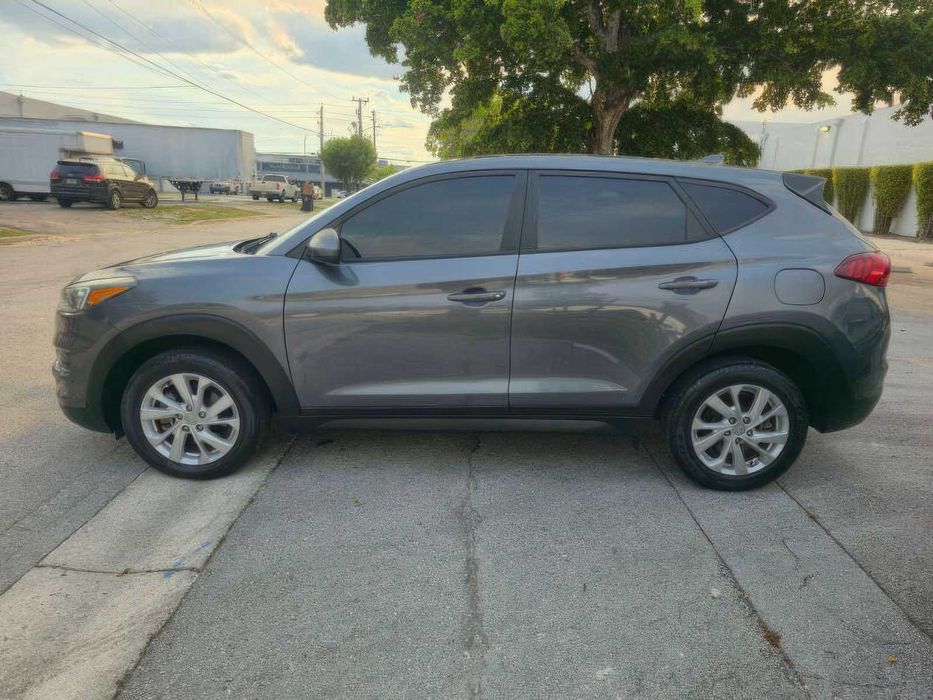 Hyundai Tucson SE      2019