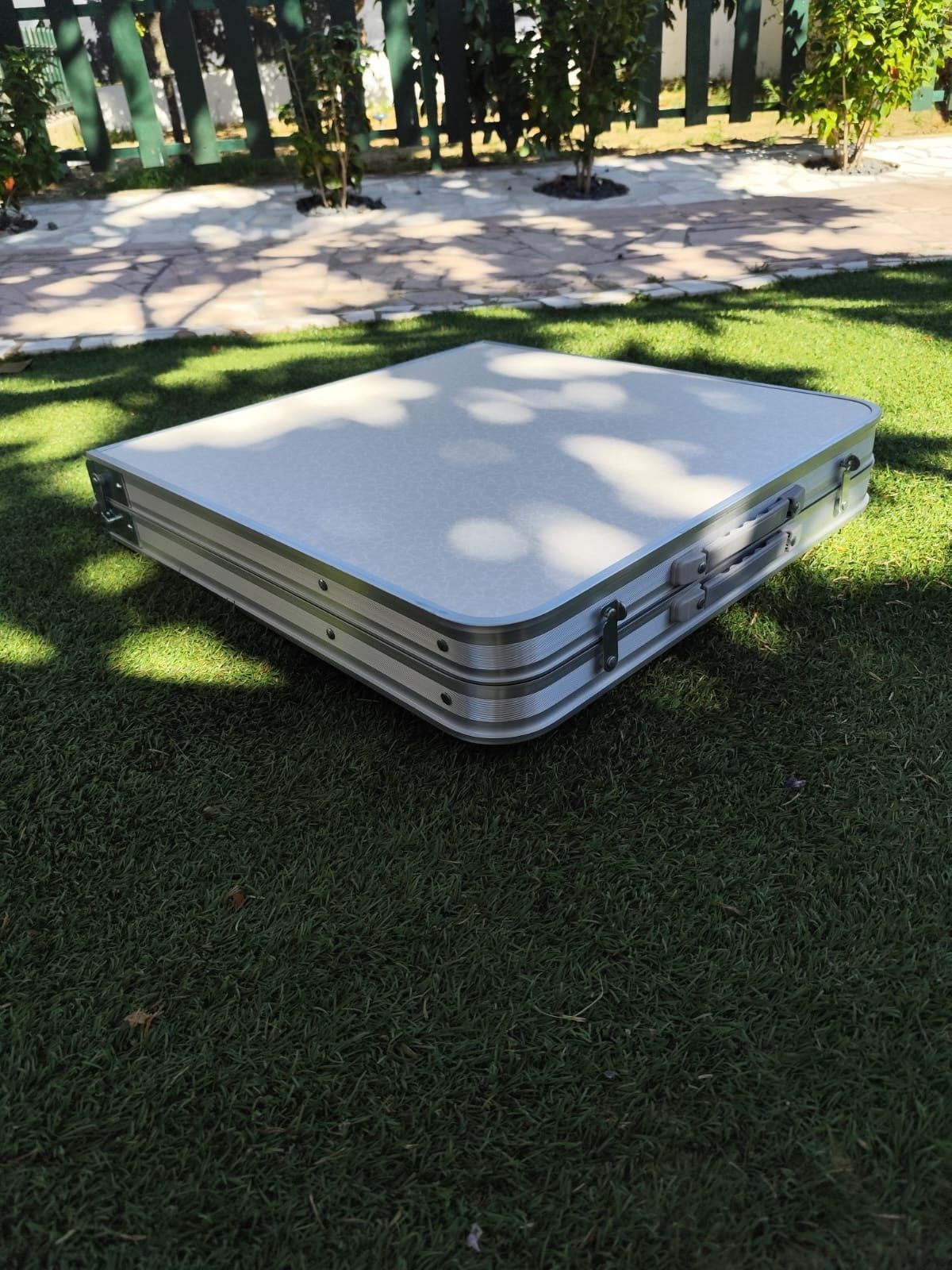 Mesa de campismo dobrável