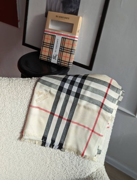 Шарф палантин Барбери бежевый Турция