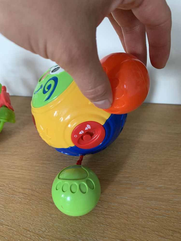 Interaktywna kula do raczkowania Fisher Price