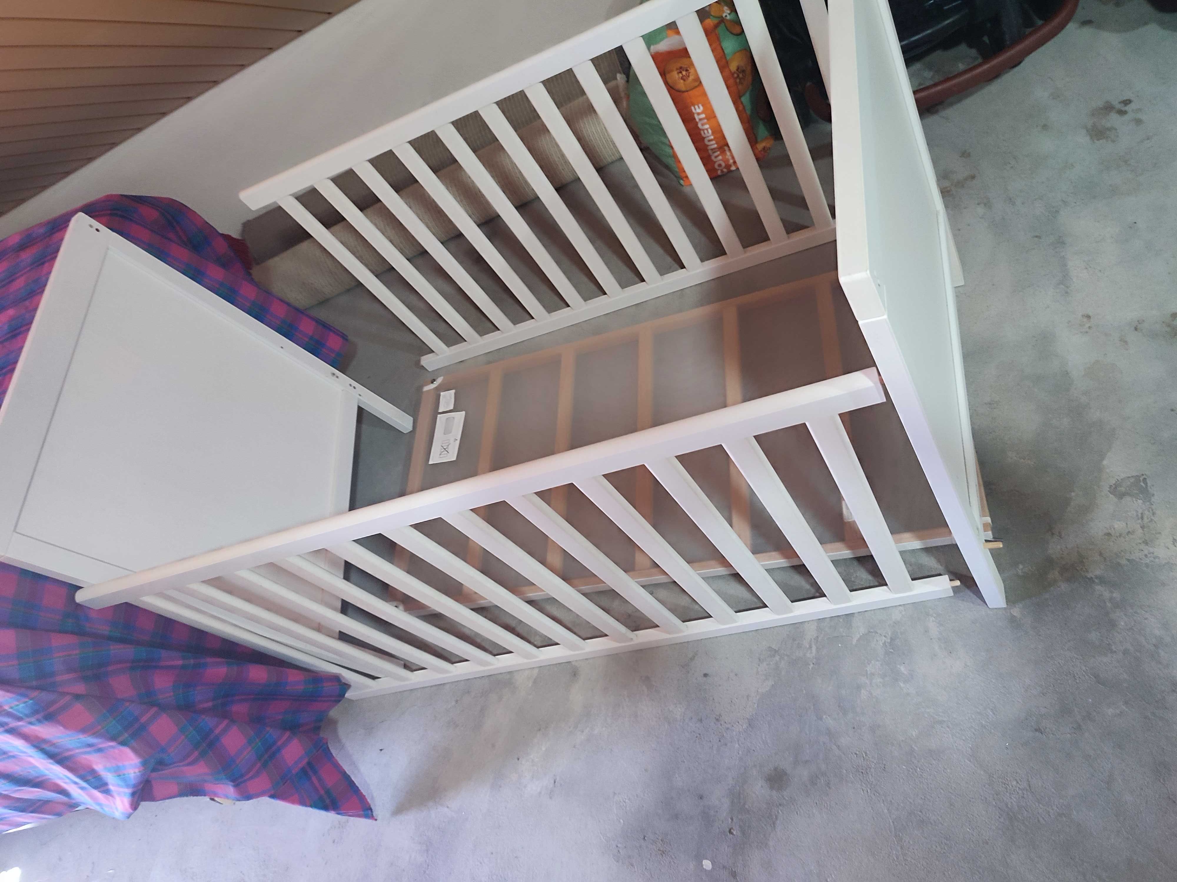 Berço IKEA e colchão