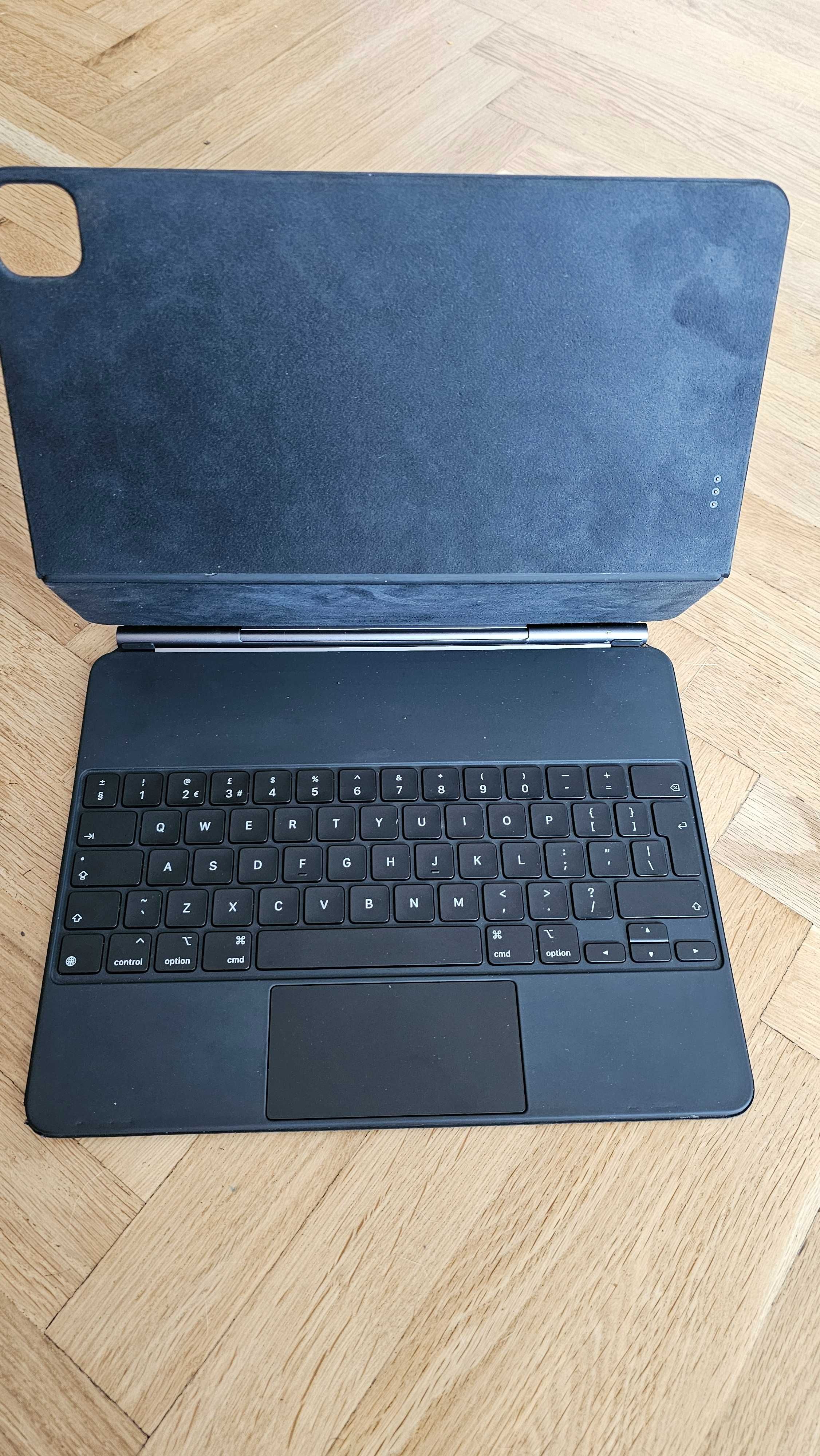 Apple Magic Keyboard iPad Pro 12.9" 4th Gen (MXQU2)  БУ нюанс