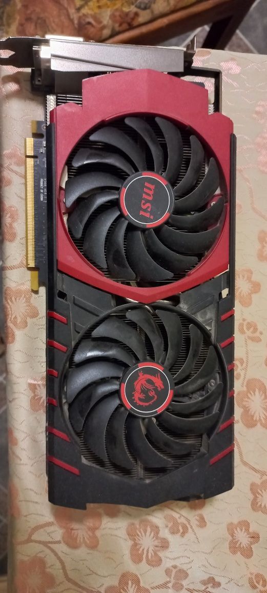 Видеокарта R9 390.