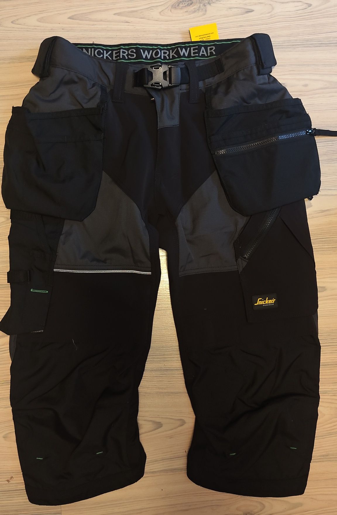 Sale! 6905 Snickers FlexiWork 52 piratki szorty z kieszeniami na nakol