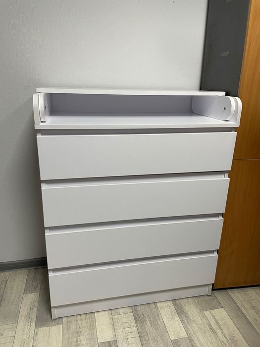 Дитяче лiжко та пеленальний стіл-комод