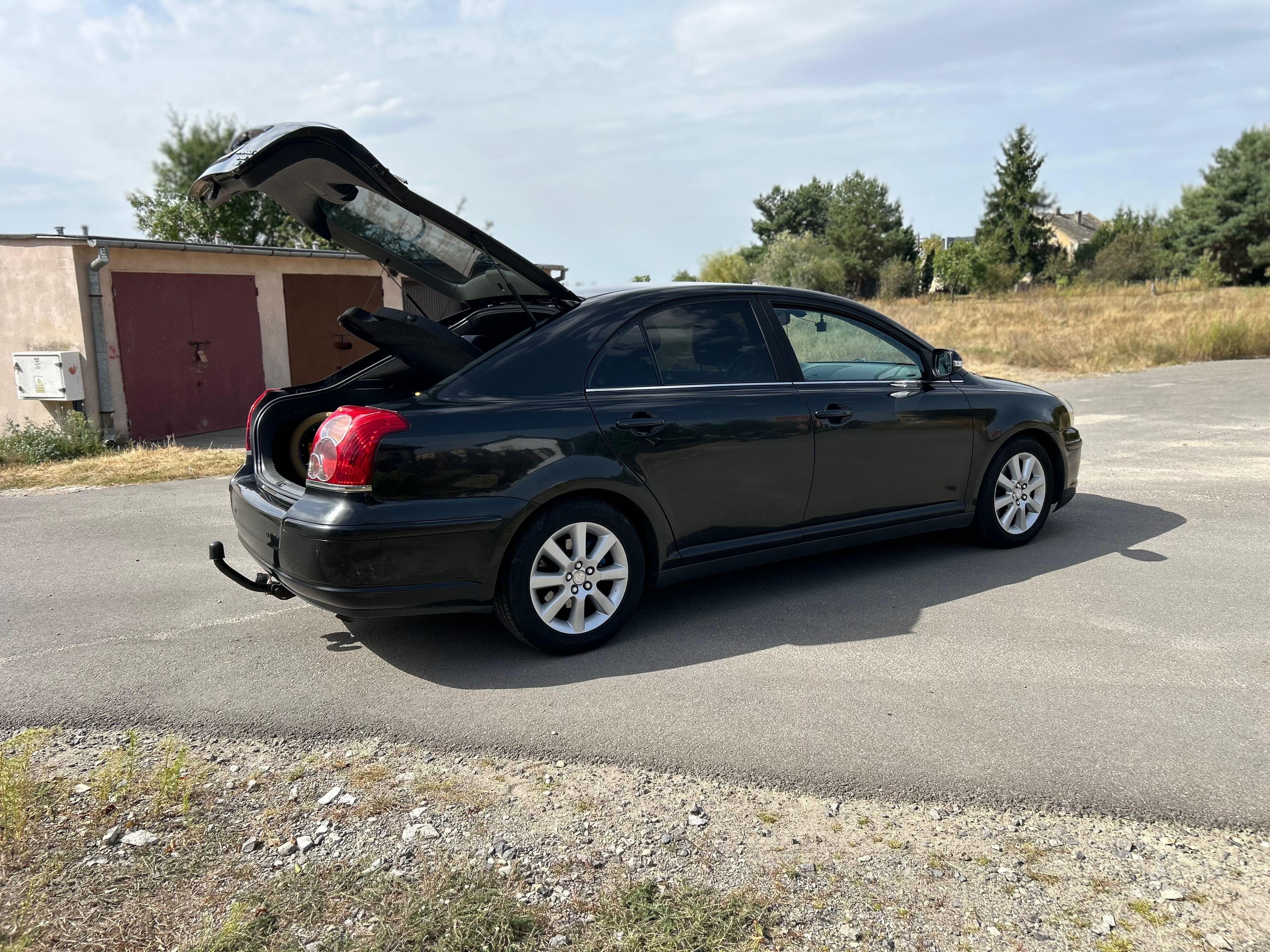 Toyota Avensis 2.0, D4D, 126 KM, godna uwagi, 10 lat w jednych rękach.
