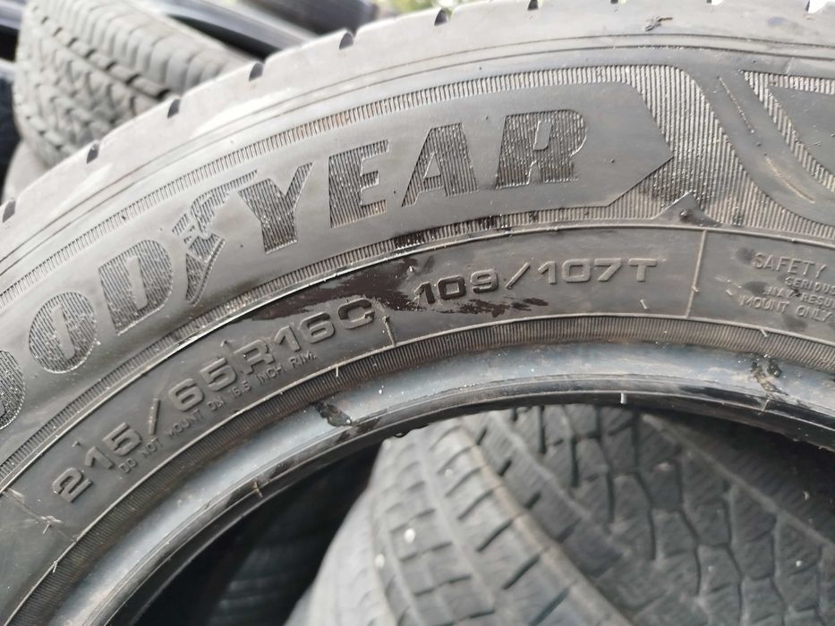 Opona używana 215/65R16C Goodyear EfficientGrip Cargo 2 1szt.