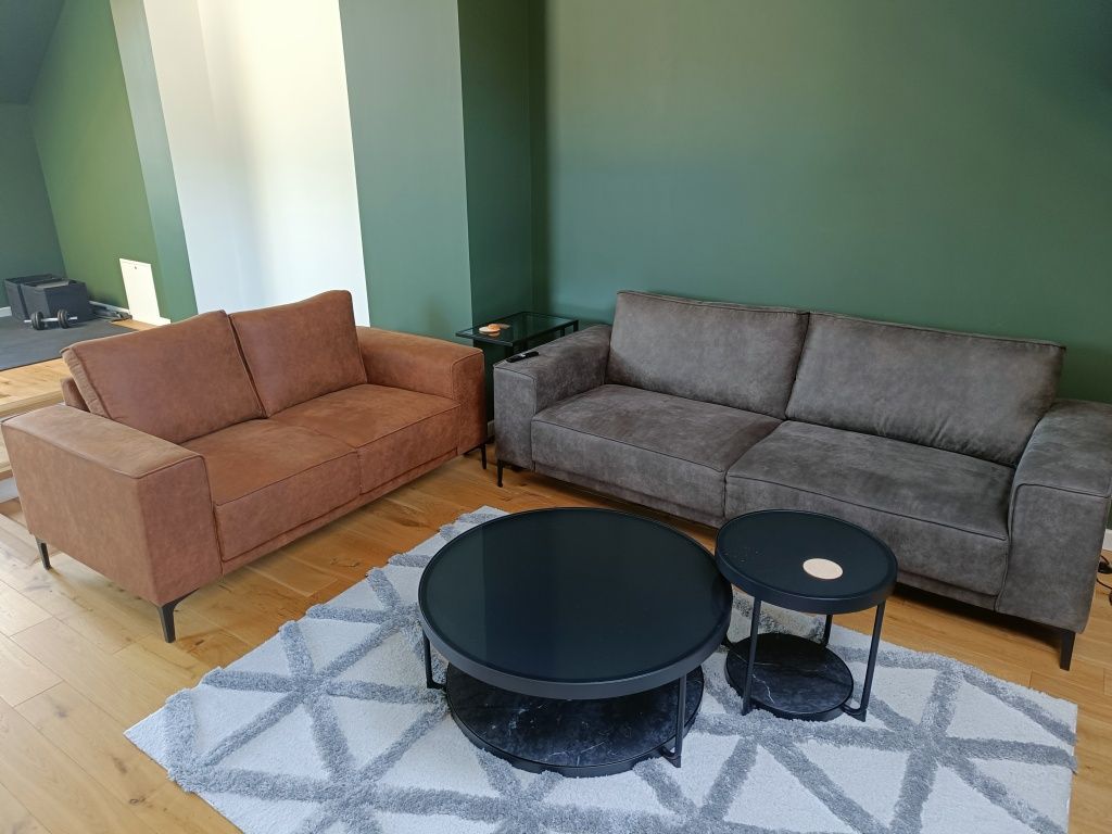 Koniakowa, brązowa, sofa z imitacji skóry Scandic Copenhagen, 164 cm