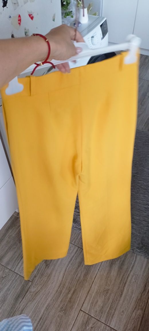 Zara żółte spodnie na kant R.XS