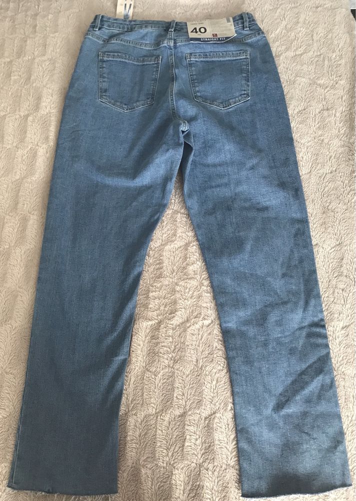 Spodnie Jeansy damskie Straight Fit 40 - Esmara.