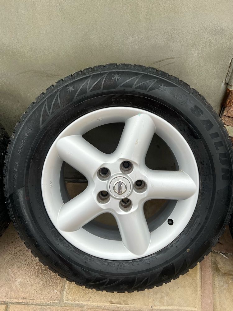 Диски з шинами Nissan x-trail Trafic opel vivaro 215/65 r16