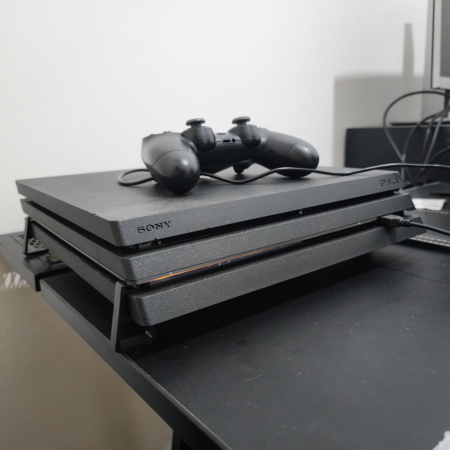 Playstation 4 PRO (CUH-7216B)