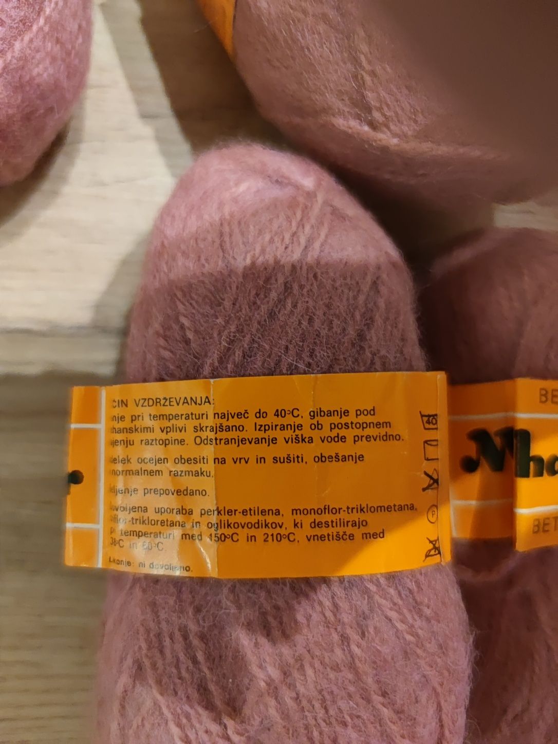 Włóczka różowa komplet 4 sztuk po 50g 52% mohair 48% poliakryl