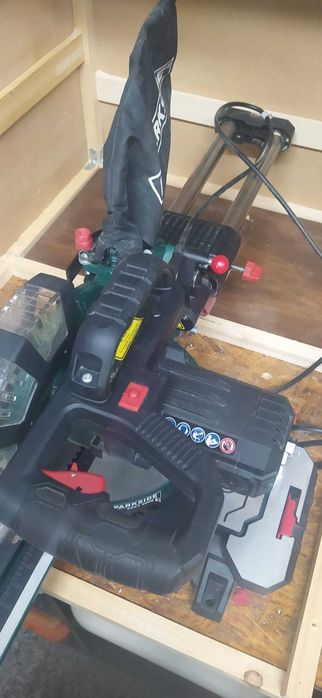 Serra mesa Telescopica Parkside