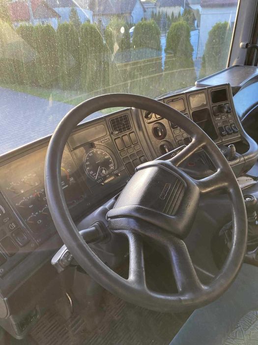Scania p 260 do przewozu zwierząt bydła żywca waga zabudowa