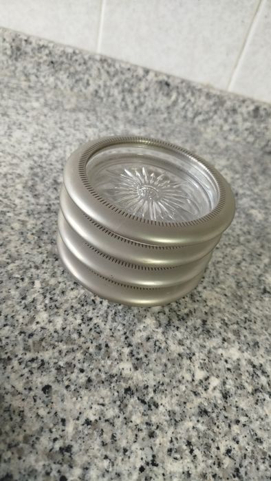 Coaster/base para copos prata e cristal
