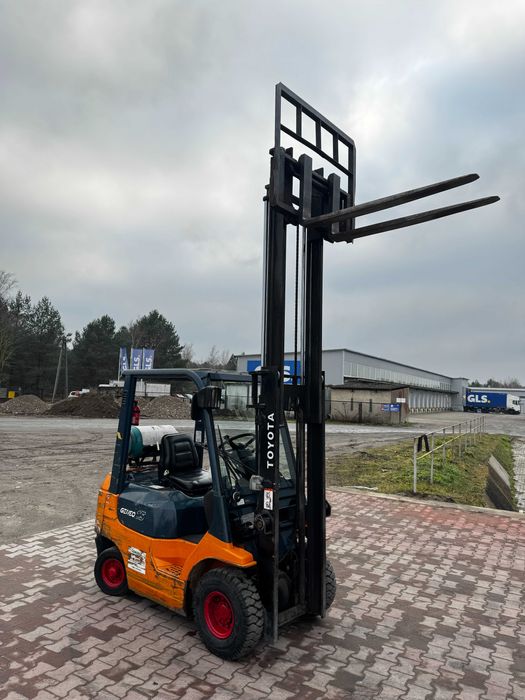 Toyota 02-7FGL15 – 2004 r. – Benzyna/LPG – Udźwig 1500 kg