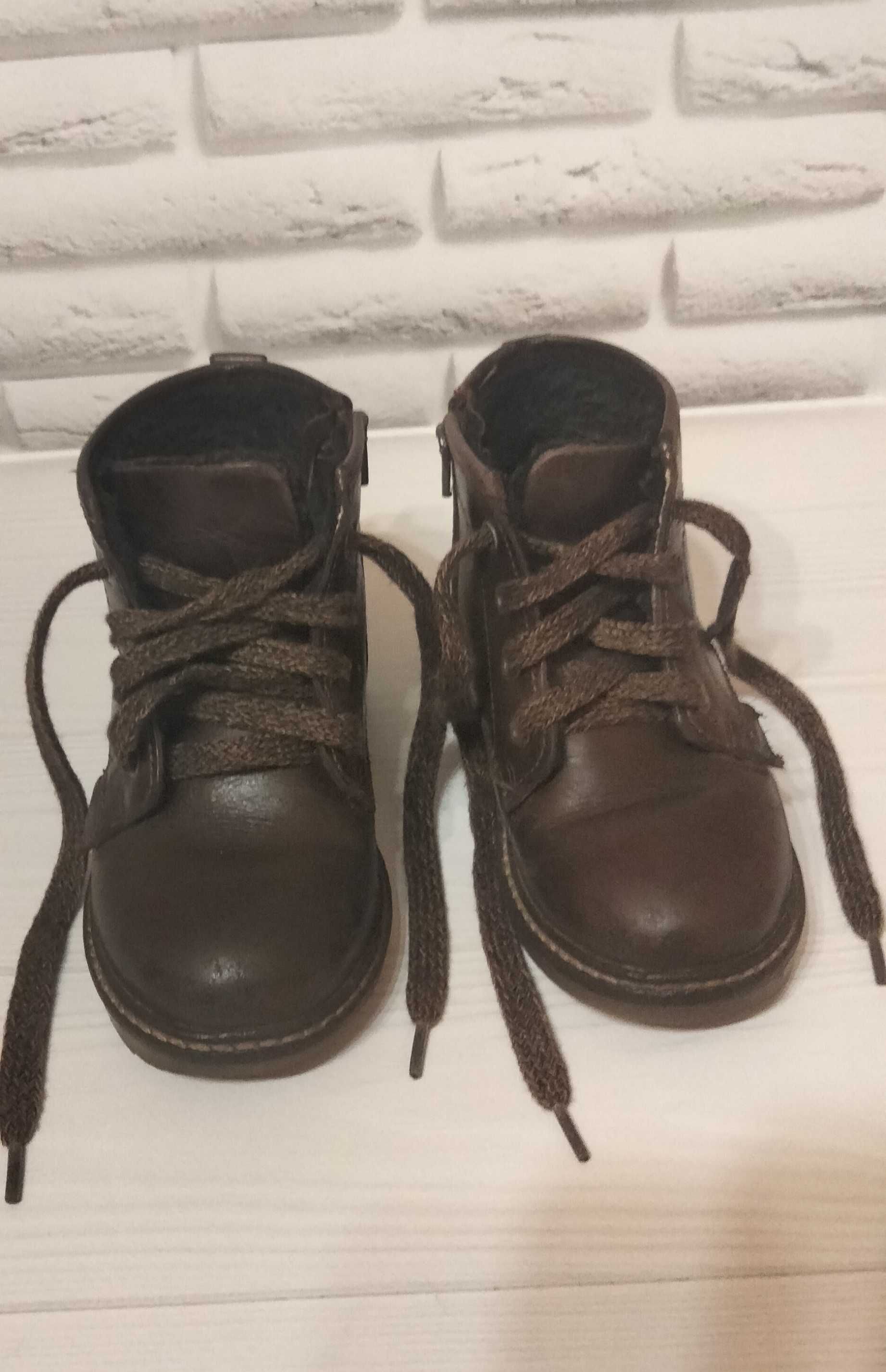 Демисезонные кожаные ботинки Zara baby (26 размер) для мальчика