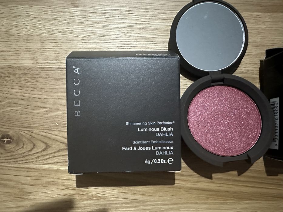 Rozświetlacze BECCA nowe