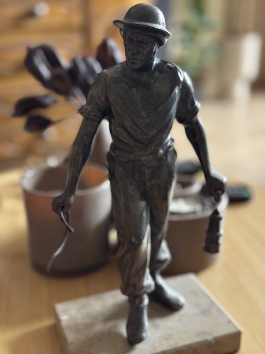 Figura Górnika z cyngalu