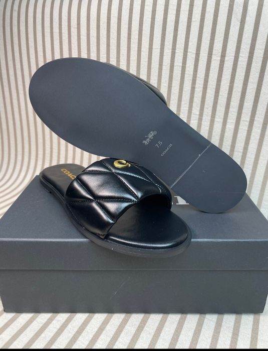 Шльопанці Coach наявні 36;37;38;39;40 тапри кеди;41