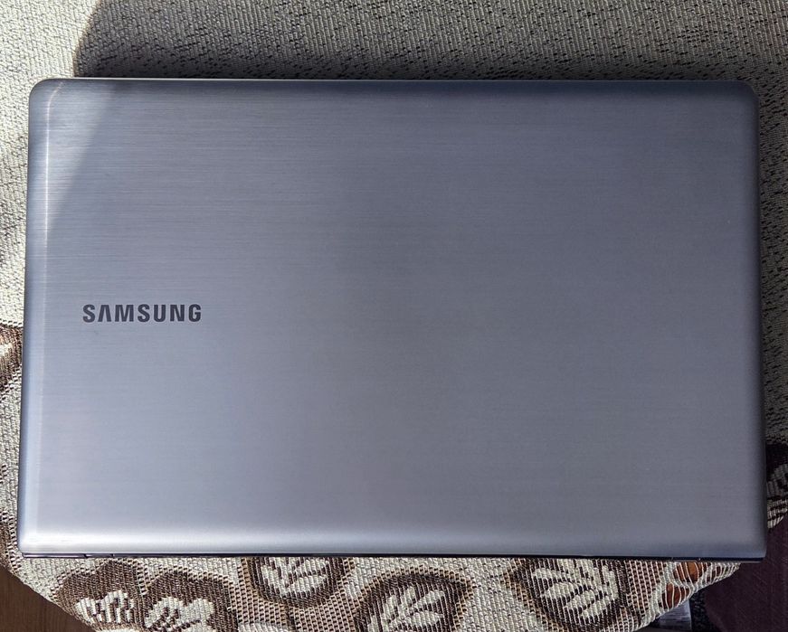 Laptop Samsung 17" NP350E7C i3 250GB SSD Windows