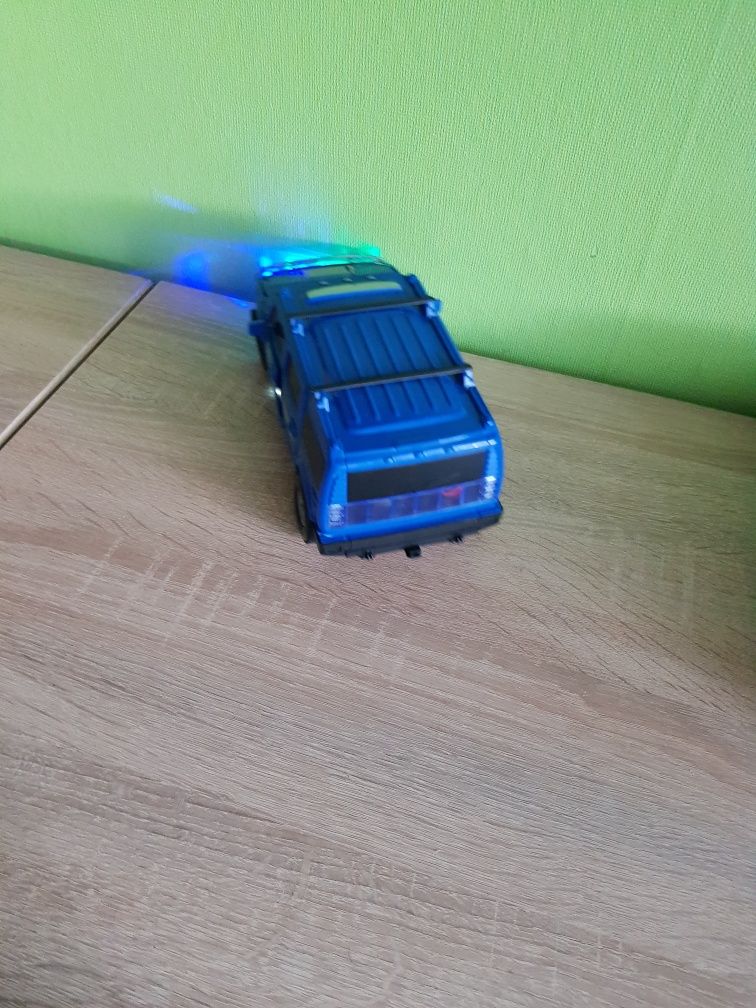 Auto/ robot ,dzwiek ,muzyka