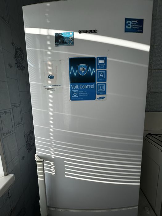 Продам холодильник Samsung