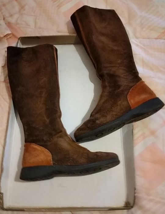 Botas em camurça, tamanho 36