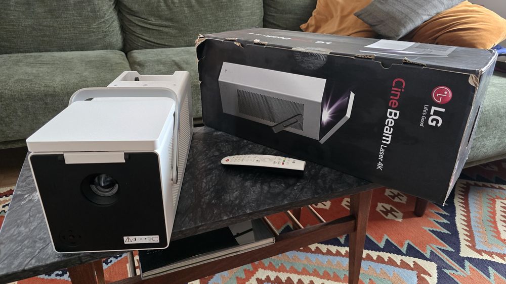 Projetor LG CineBeam Laser 4K - HU80SKW