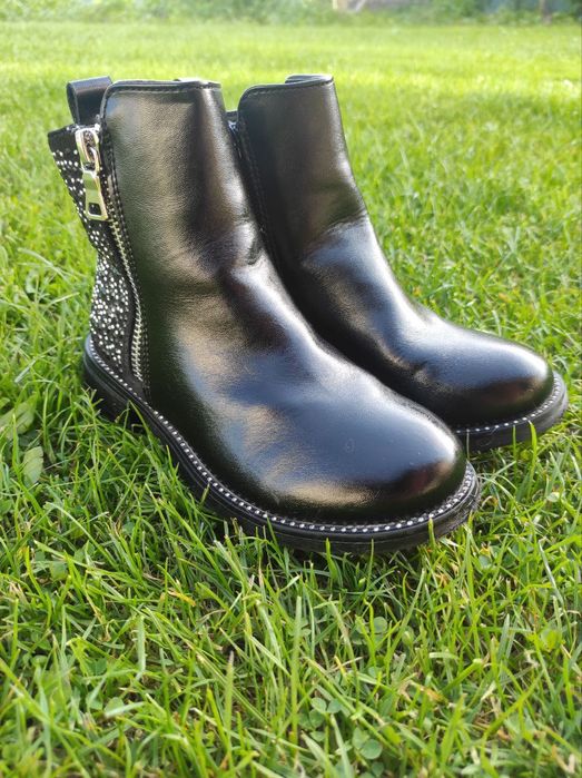 Демісезонні черевики для дівчинки