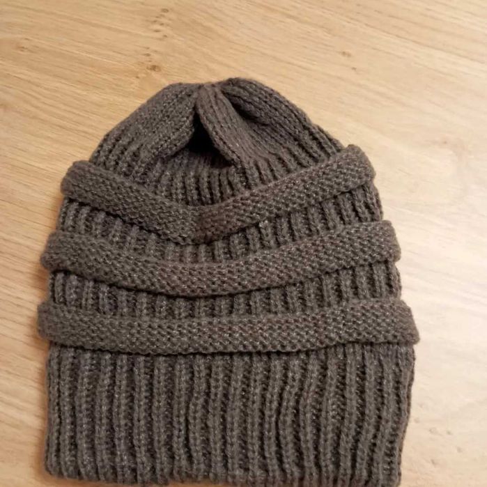 Gorros super quentes com  forro interno