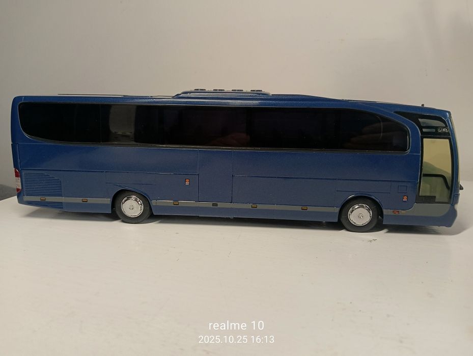Mercedes travego 1/43 metalowy