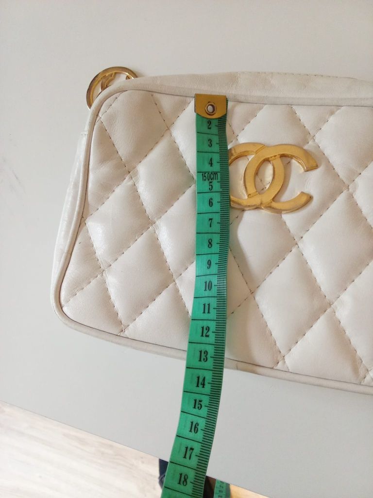 Piękne mini cross body torebka Chanel stanie bardzo dobrym