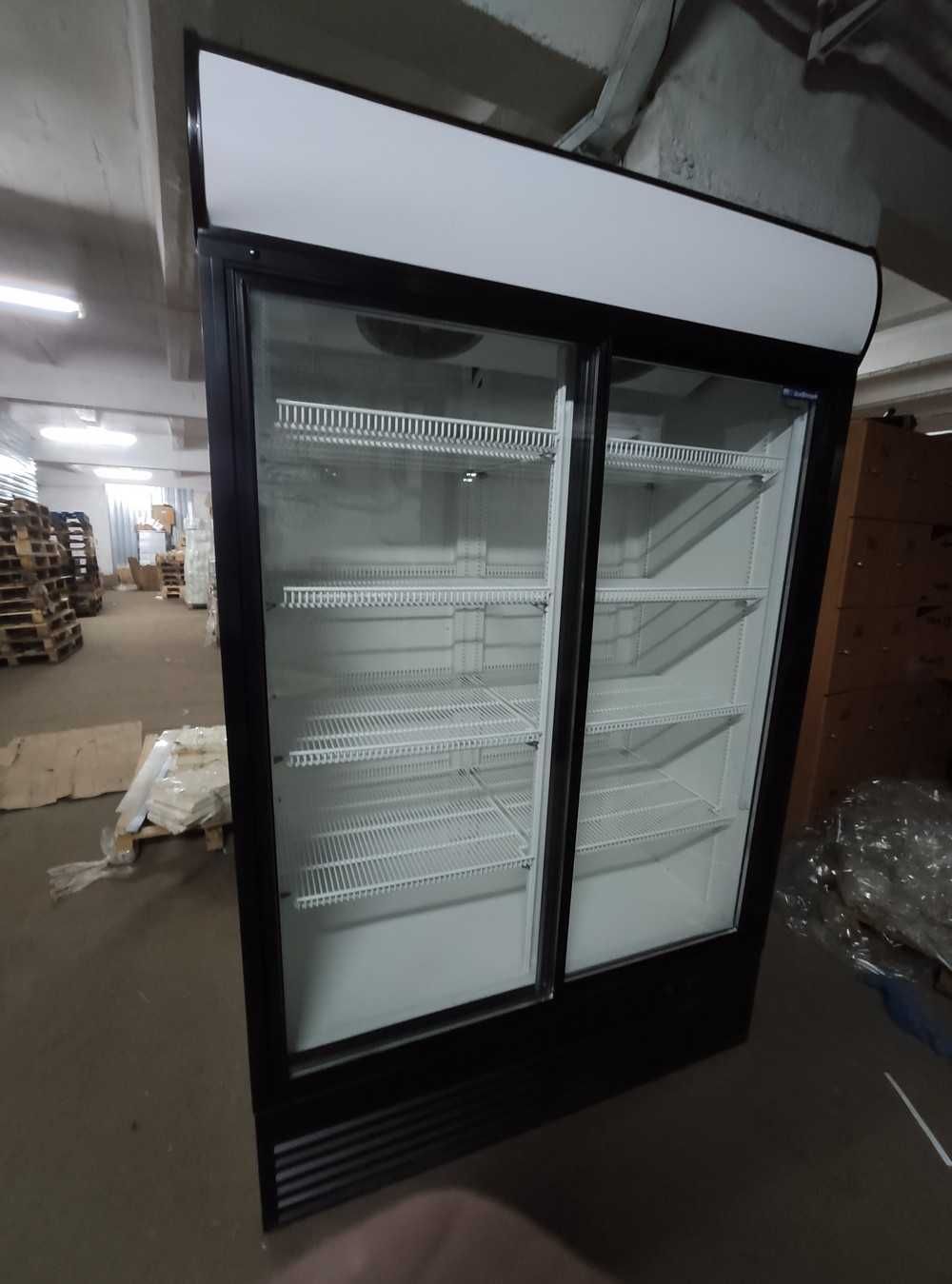 Широкий. Холодильник шкаф. Вертикальный холодильный шкаф витрина