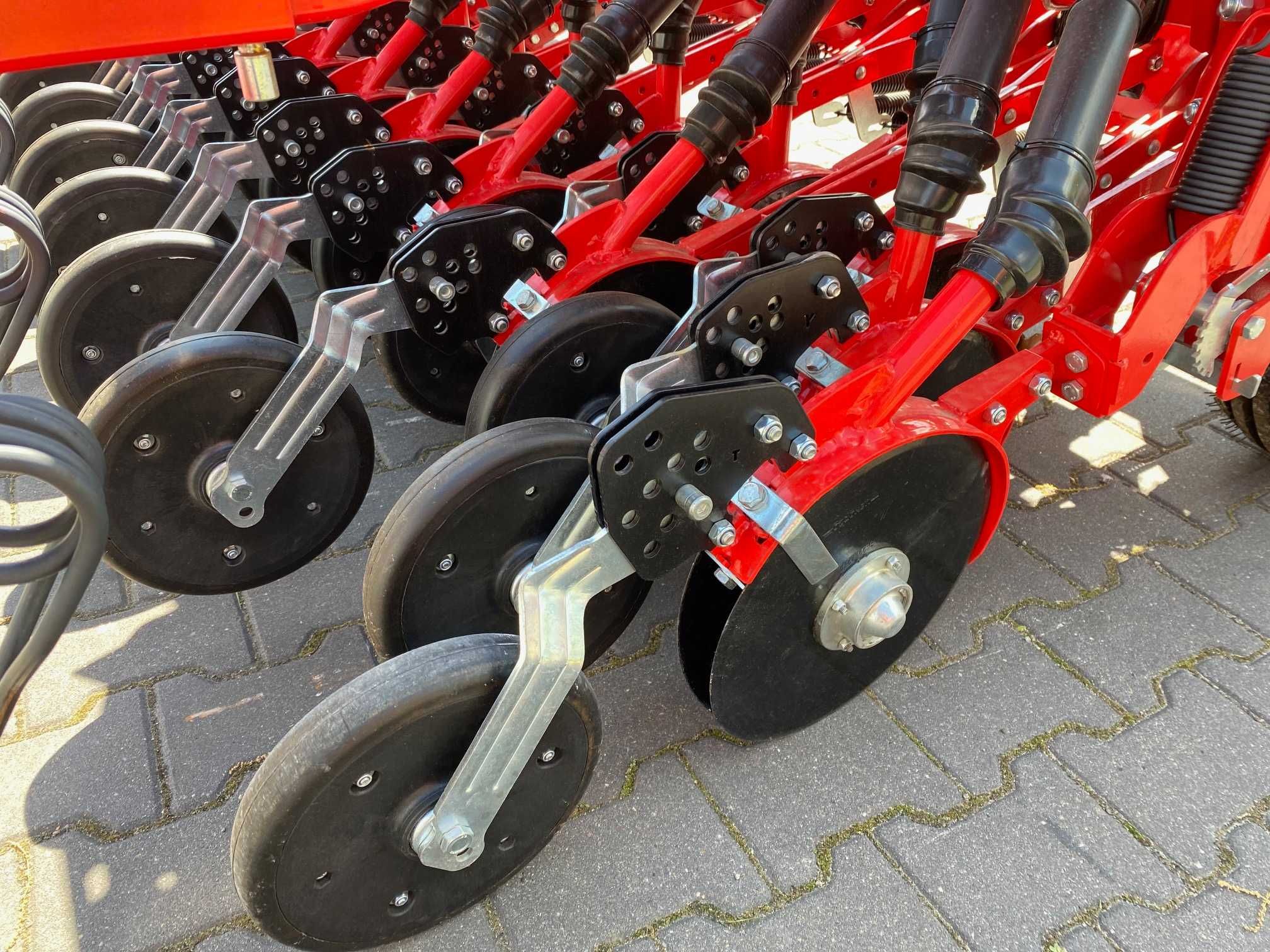 Siewnik Zbożowy z podsiewaczem nawozu OZDOKEN PERTUM F300 3m