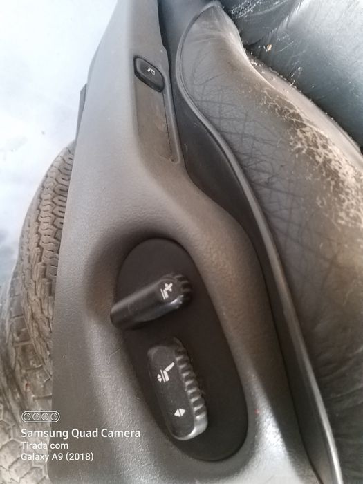 Bancos em pele totalmente eléctricos e aquecidos de Renault Safrane