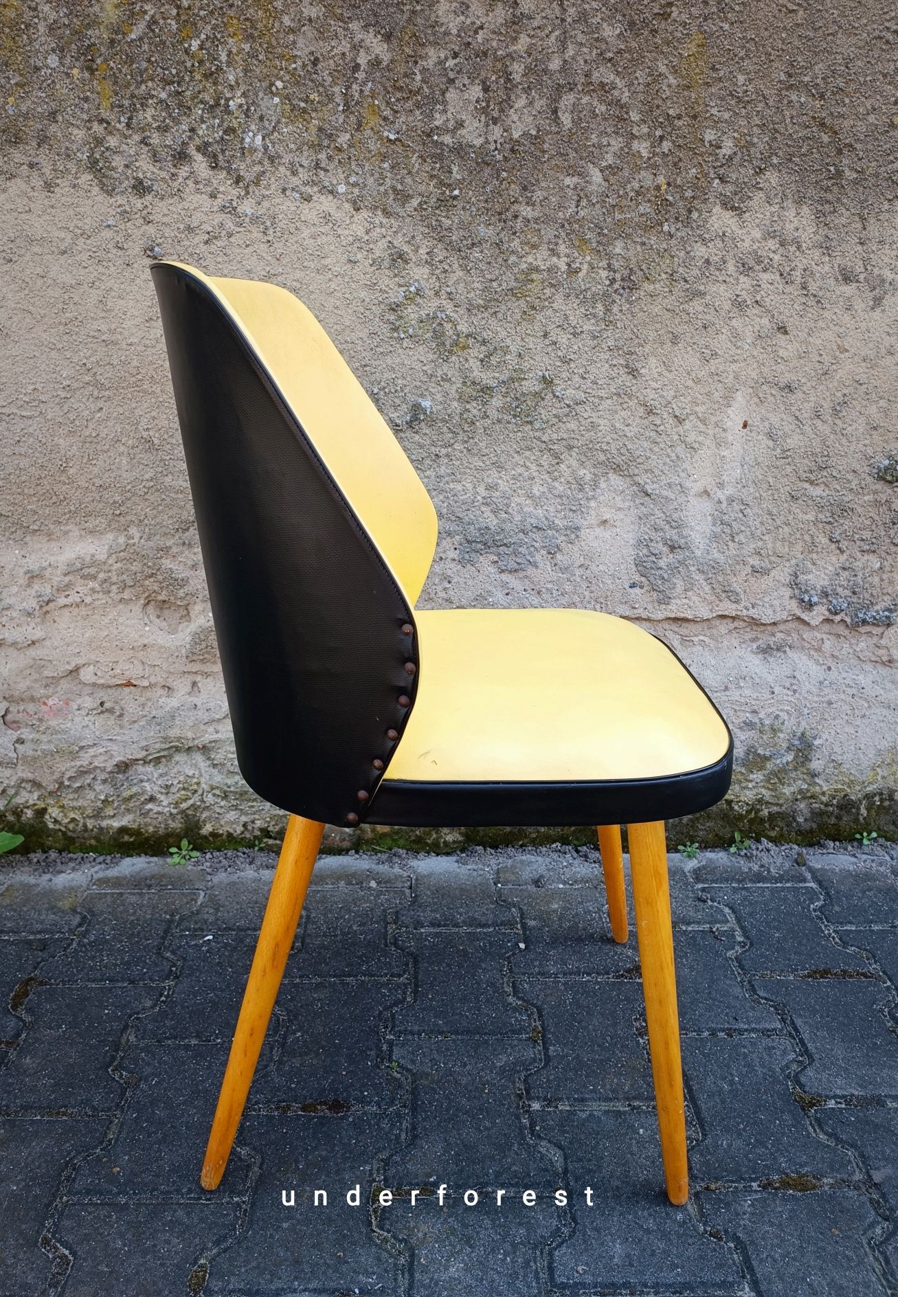Krzesło tapicerowane skaja patyczak PRL vintage