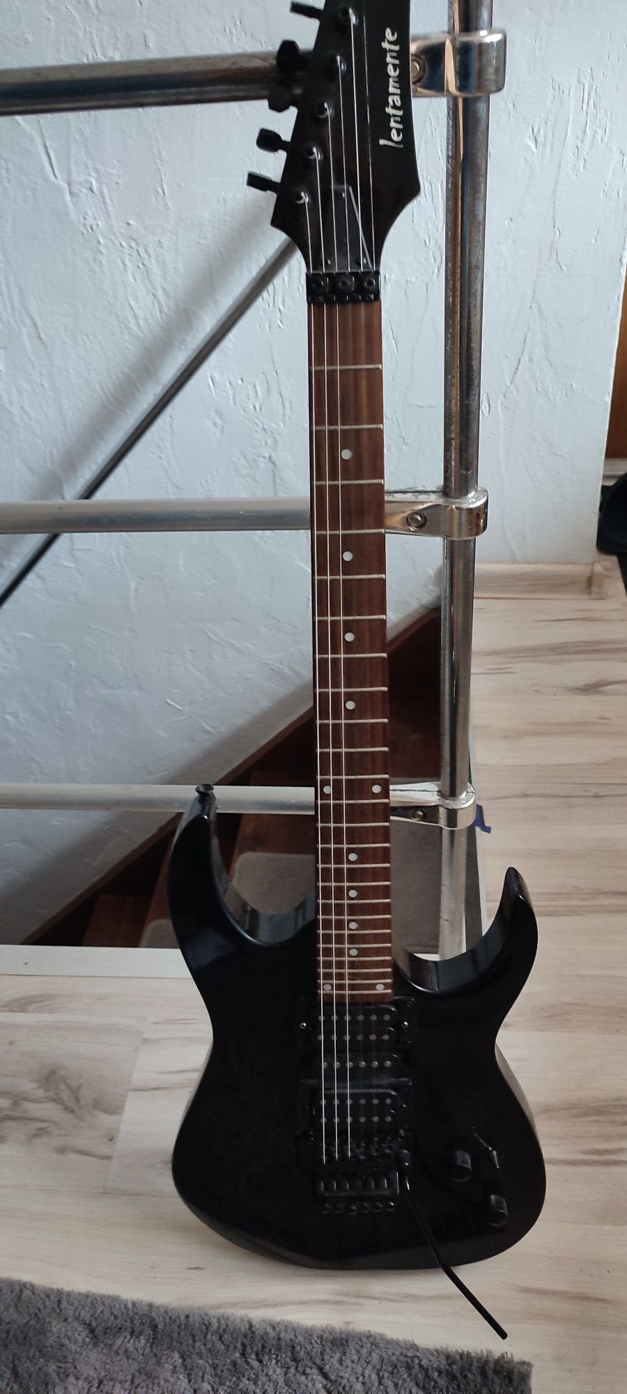 Sprzedam zamienię gitarę elektryczną