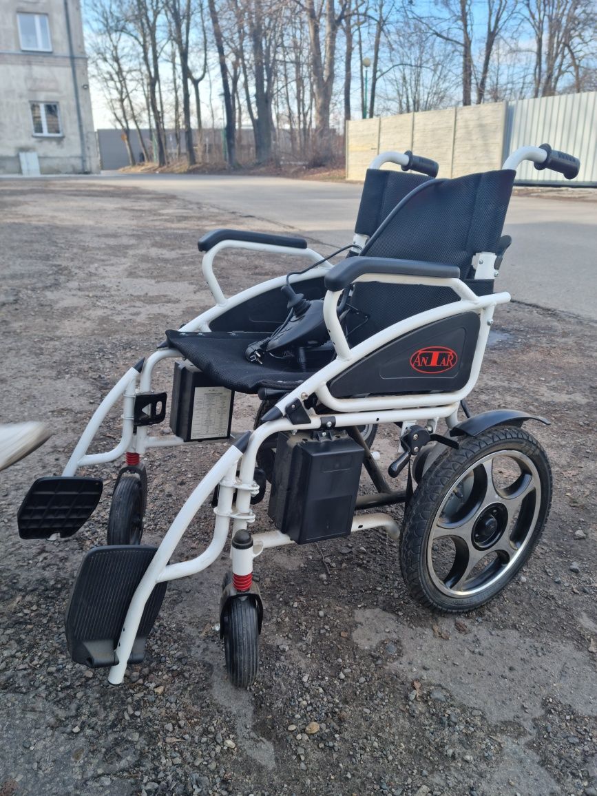 Wózek inwalidzki elektryczny