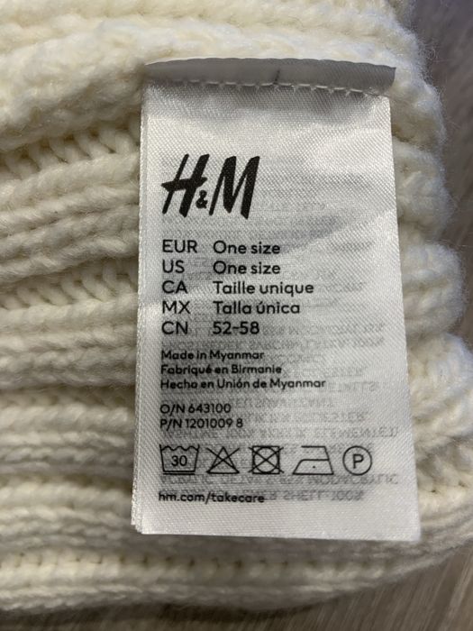 Sprzedam czapka z pomponem