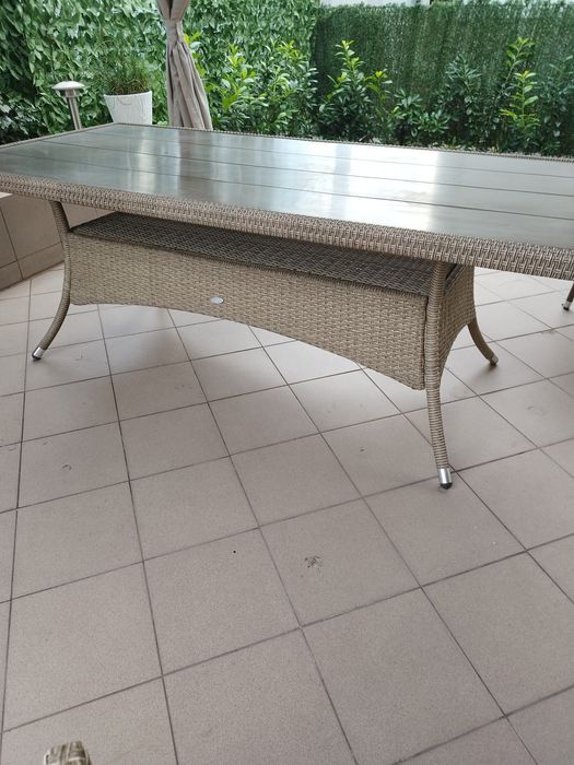 Stół do ogrodu ratan