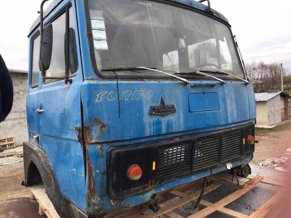 Кабіна МАЗ разом з салоном