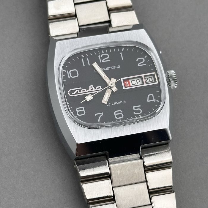 Zegarek vintage Slava – Tank | czarna tarcza | dzień + data | USSR