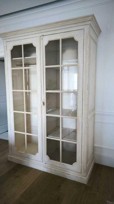 Armário efeito antigo em estado perfeito