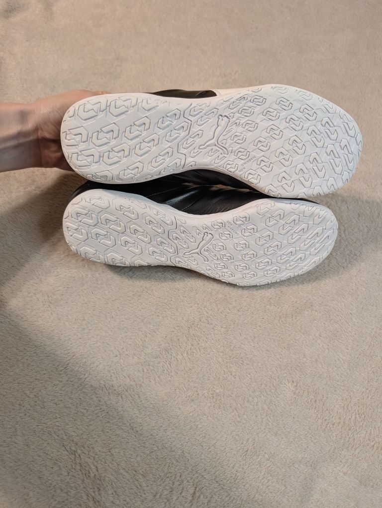 Футзалки 39-40 р. 25.5-25 см  Puma King